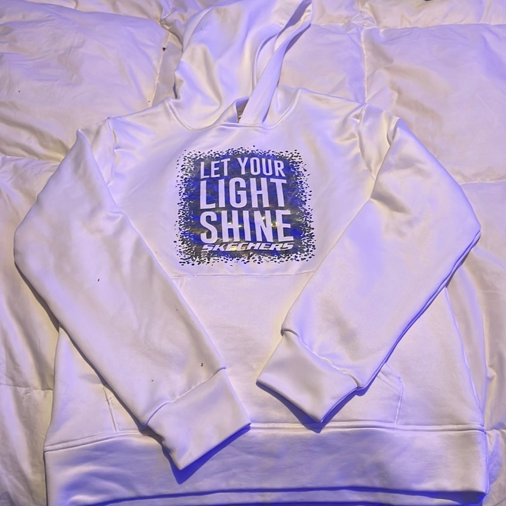 White Skechers sweatshirt